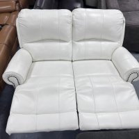Бял кожен диван двойка с ръчен релаксиращ механизъм, снимка 3 - Дивани и мека мебел - 41376680