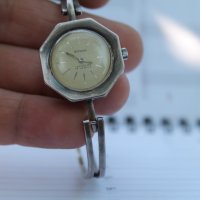 Швейцарски женски часовник ''Sonada'' 17 камъка, снимка 12 - Дамски - 41435436