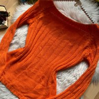 Оранжев пуловер, снимка 2 - Блузи с дълъг ръкав и пуловери - 38958409
