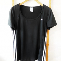 Дамска тениска Adidas, снимка 1 - Тениски - 36356461