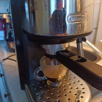 Кафемашина Делонги с ръкохватка с крема диск, работи перфектно и прави страхотно кафе с каймак , снимка 5 - Кафемашини - 41282242
