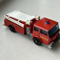 Метална количка Matchbox Fire Pumper Truck в мащаб 1:104, снимка 4 - Колекции - 39835603