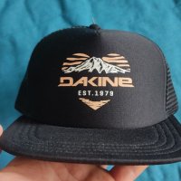 Продавам нова шапка Dakine  ,тип тръкър,all size , снимка 2 - Шапки - 42113699