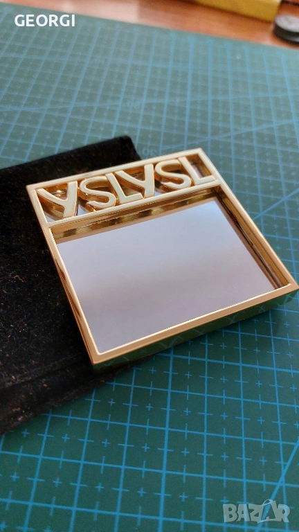 Yves Saint Laurent огледало, снимка 1