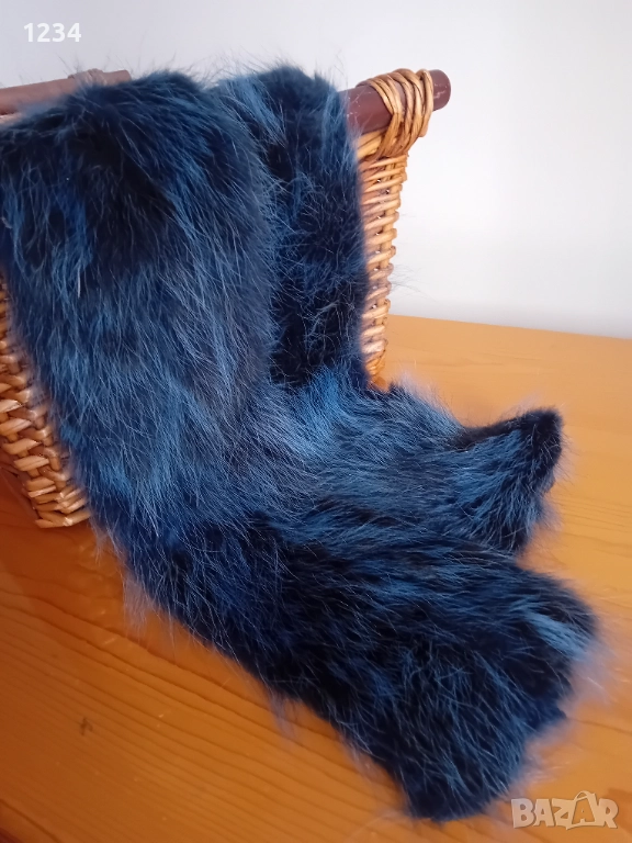Син шал от естествена кожа на ракун , снимка 1