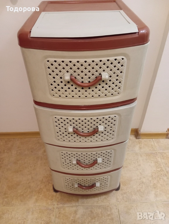 пластмасов шкаф, снимка 1