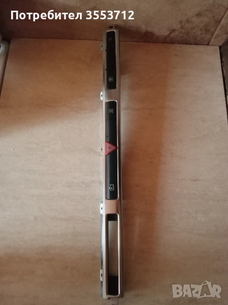 Audi A8 D3 Превключвател аварийни , снимка 1