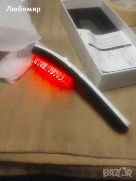 Безжичен гребен за коса,масажиращ чрез вибрации и стимулиращ разтежа чрез червена и синя светлина, снимка 1