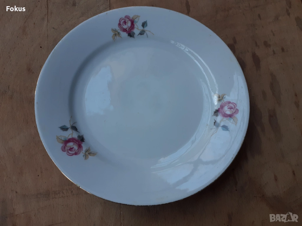 Български порцелан средна чиния, снимка 1