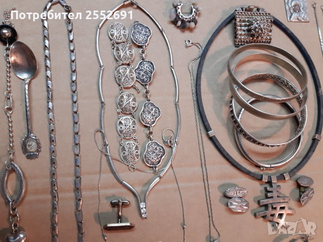 Накити , снимка 10 - Колиета, медальони, синджири - 36189412