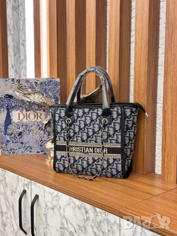 чанти christian dior , снимка 18 - Чанти - 51393778