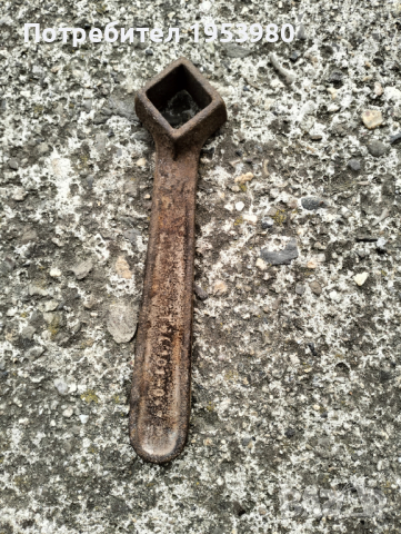 Стар гаечен ключ, снимка 1 - Антикварни и старинни предмети - 44632361