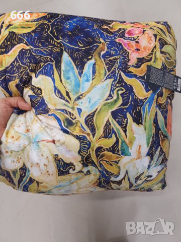 Възглавници, снимка 2 - Декорация за дома - 42601046