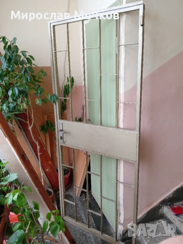 Желязна врата с каса , снимка 2 - Интериорни врати - 53242739