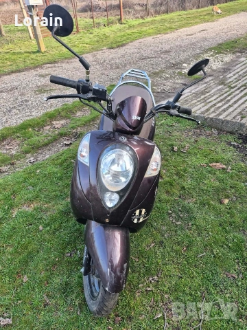 Бензинов скутер, снимка 6 - Мотоциклети и мототехника - 53710812