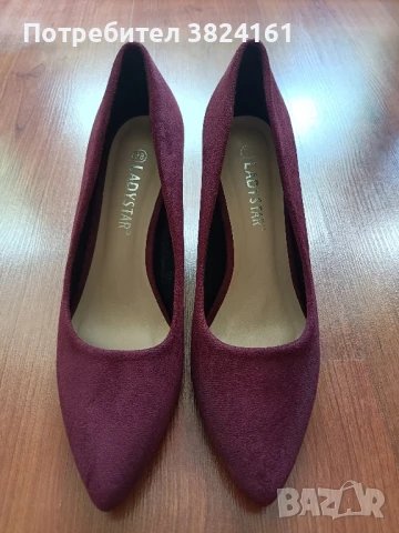 Дамски обувки на ток цвят бордо