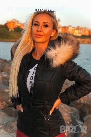 Дамско Късо Черно Зимно Яке С Качулка Богат Пух И Колан На Талията Код Roni-48