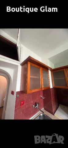 Дървен горен шкаф витрина, снимка 3 - Шкафове - 51363730