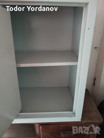 продавам каса за патрони и пистолет и документи, снимка 3 - Шкафове и рафтове - 53248707