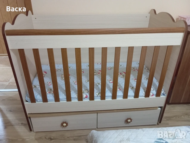 Детско/бебешко дървено легло