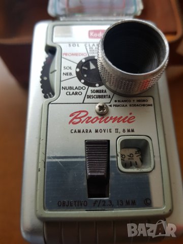 Камера Kodak Brownie 8mm, снимка 3 - Антикварни и старинни предмети - 41078887