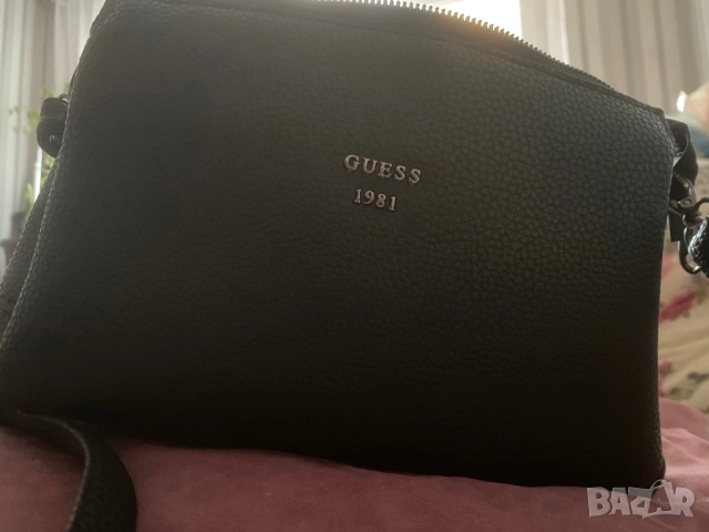 Дамска чанта Guess, снимка 3 - Чанти - 51986272