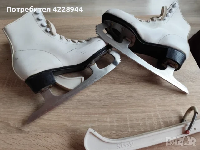 Дамски / детски Кънки за лед, естествена кожа, фигурно пързаляне номер 35, снимка 2 - Зимни спортове - 50778835