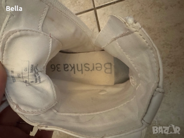 Бели боти, снимка 2 - Дамски боти - 52063214