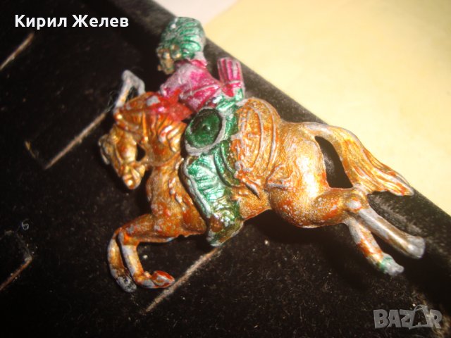 ИНДИАНЕЦ с ЛЪК на КОН СТАРА ОЛОВНА ФИГУРКА РЪЧНО ОЦВЕТЕНА ВОЙНИЧЕ РЯДКА СТАТУЕТКА 9011, снимка 8 - Колекции - 34485869