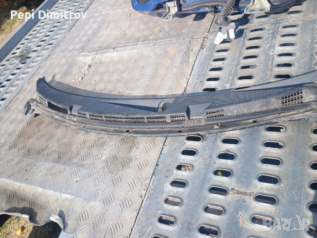 Пластмаса под чистачки Nissan Micra III Hatchback (01.2003 - 06.2010),