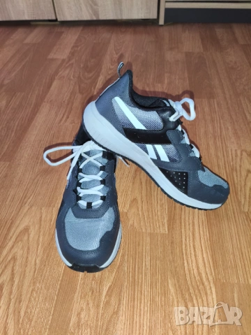 Дамски маратонки Reebok Road Supreme 2.0, Нови, Сив, 39, Естествена кожа, снимка 2 - Маратонки - 53054250