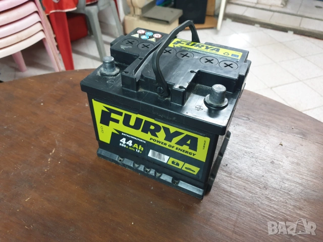 Акумулатор 12v 44AH 380CCA 11kg отлично състояние