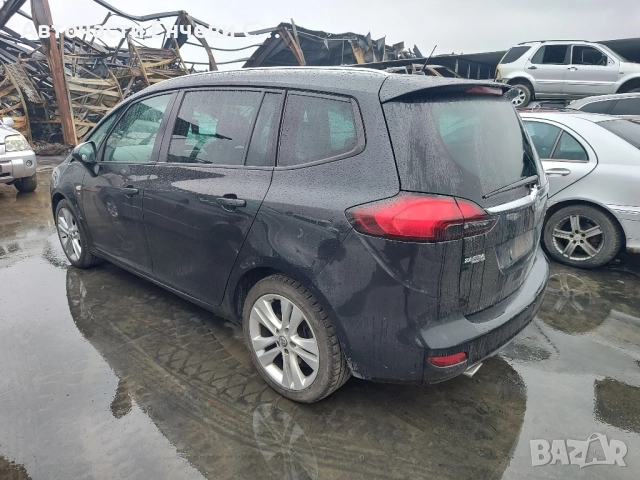 Opel Zafira C 2.0 Дизел, На части, снимка 3 - Автомобили и джипове - 52358579