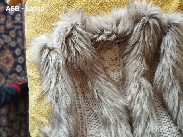 Дамски елек плетен цвят бежов H&M, снимка 1 - Сака - 44821296