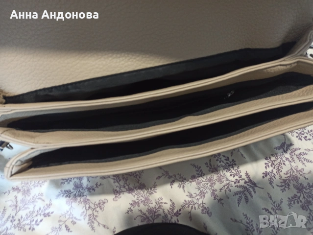 Дамска чанта в бежов цвят, снимка 3 - Чанти - 53587638