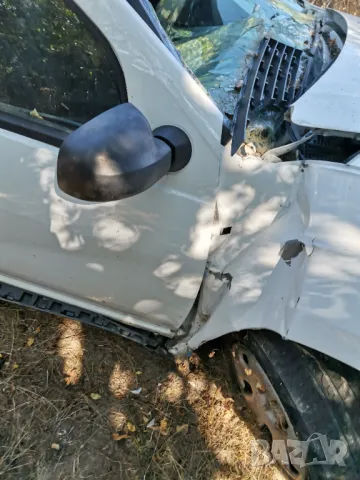 Предна дясна врата Дачия Дъстър 2010-2018г, снимка 2 - Части - 47476549