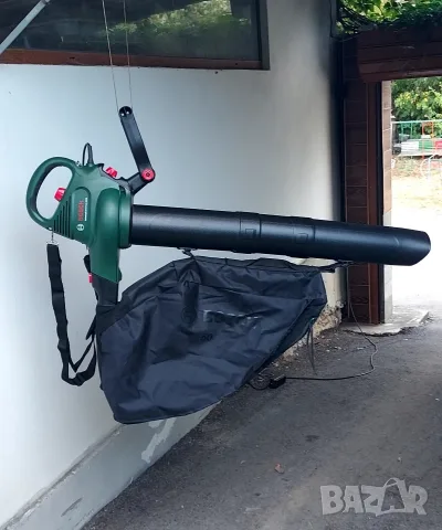 ЛИСТОСЪБИРАЧ BOSCH UNIVERSAL GARDEN TIDY 3000 W, МАКСИМУМ СКОРОСТ НА ИЗДУХВАНЕ 285 km/h , снимка 4 - Градинска техника - 55780184