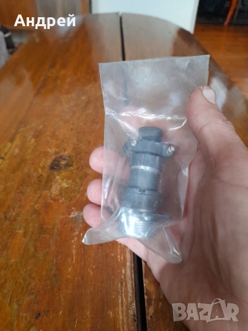 Стар конектор за радиостанция #2, снимка 2 - Други ценни предмети - 53261718