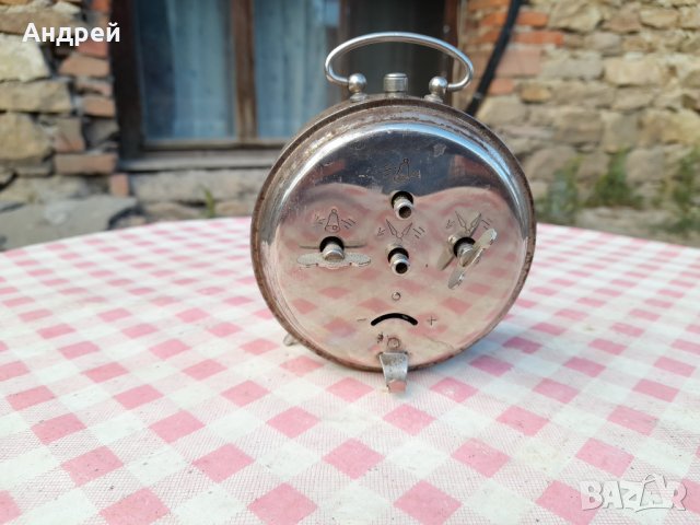 Стар настолен часовник,будилник Родина, снимка 4 - Антикварни и старинни предмети - 33959968