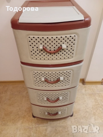 пластмасов шкаф