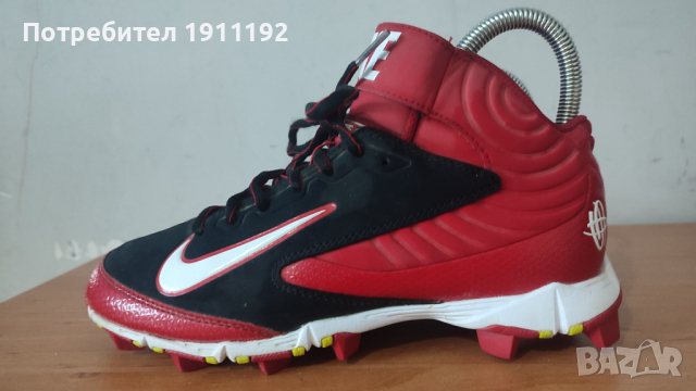 Nike. Футболни бутонки. 38