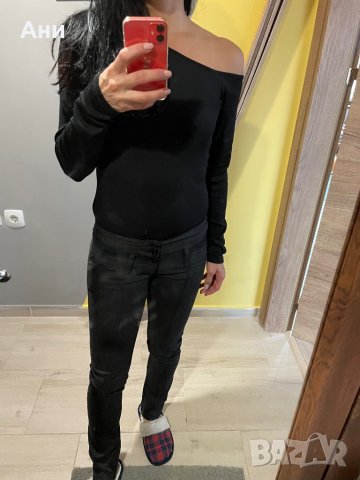 Черна блуза с един ръкав