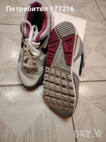 Дамски маратонки Nike Air , снимка 4 - Маратонки - 51812960