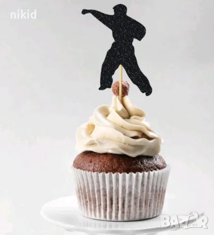 12 бр Карате Бойни изкуства  картонени топери топер украса мъфини кексчета торта декор, снимка 4 - Други - 49757368