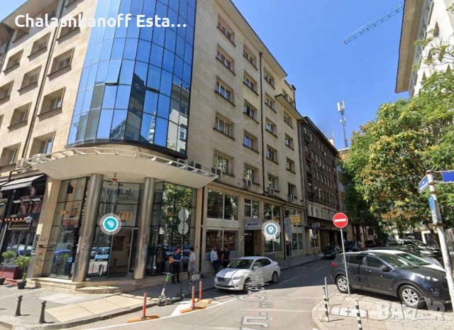 Tърговско помещение 119 кв.м. на две нива в идеалния център, снимка 2 - Магазини - 53838808