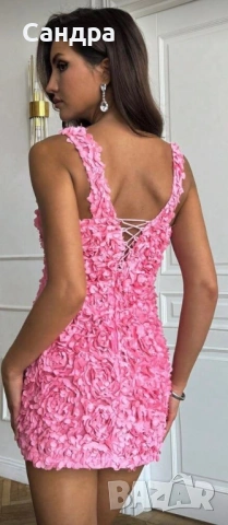 Розова уникална рокля с 3д цветя, снимка 2 - Рокли - 53663325