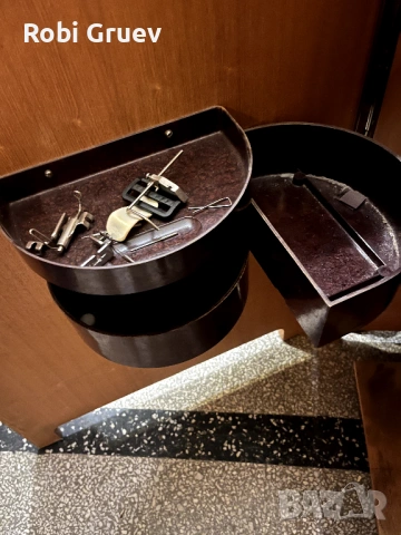 Оригинална крачна шевна машина Union в дървен шкаф, снимка 9 - Шевни машини - 53023897