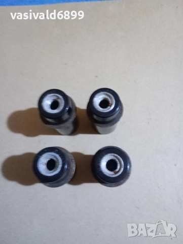 Четири броя фасунги на Е 14, снимка 2 - Резервни части за машини - 52354321