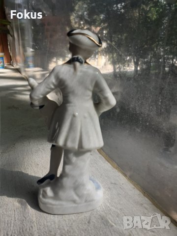 Порцеланова статуетка фигура с маркировка, снимка 3 - Антикварни и старинни предмети - 40980284