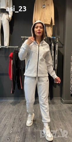 нови дамски екипи nike tech fleece 